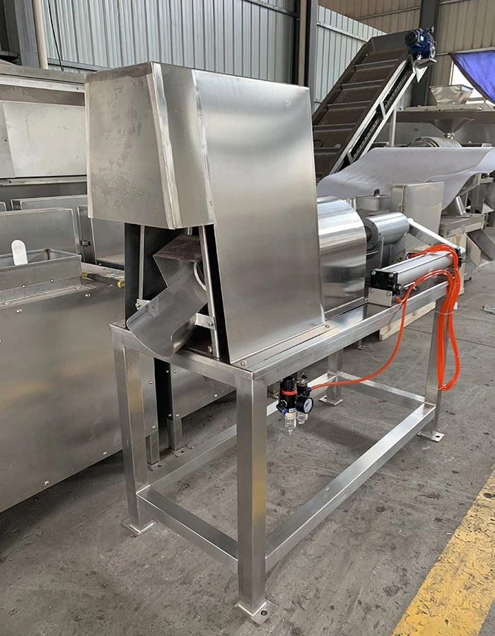 Automatic Pineapple Peeler Corer