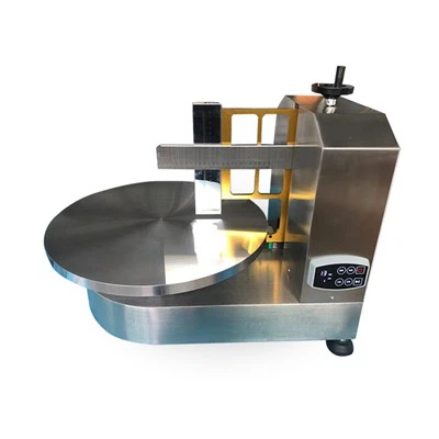Machine voor het coaten van verjaardagstaarten